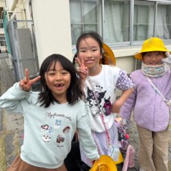 ランドセルを並べる姿から見える、子どもたちの思いやり